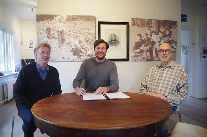 tekenen contract kleine arcke